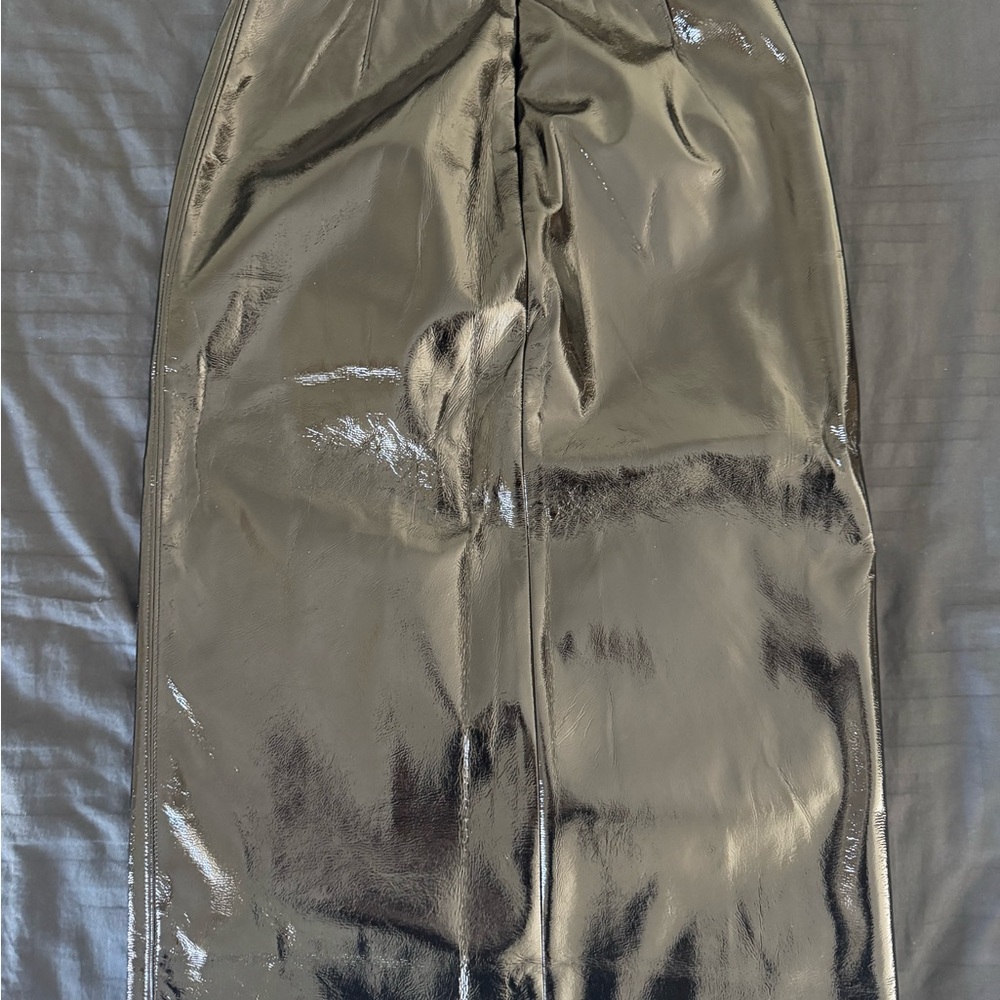 GAP Shiny Black Leather Skirt - Picture 2 of 3